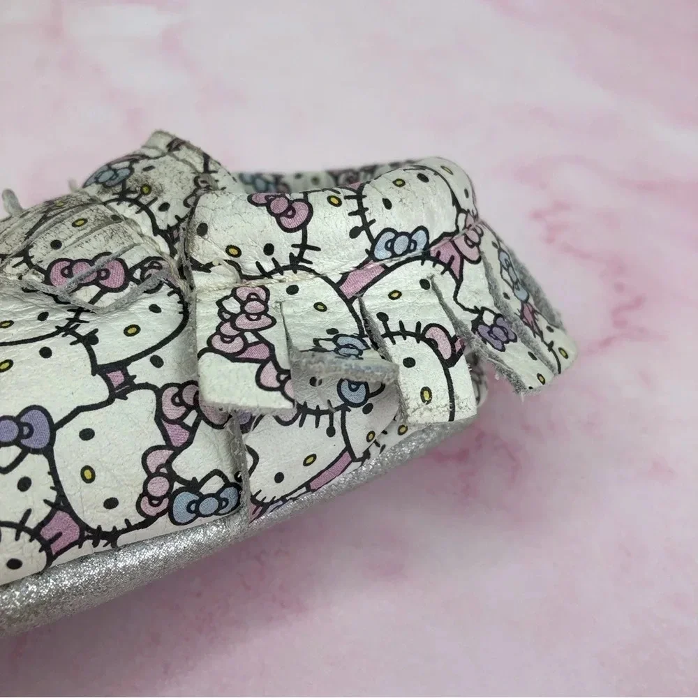 Freshly Picked x Sanrio Hello Kitty baby moccasins Peek a Bow size 2 infant - Picture 6 of 16